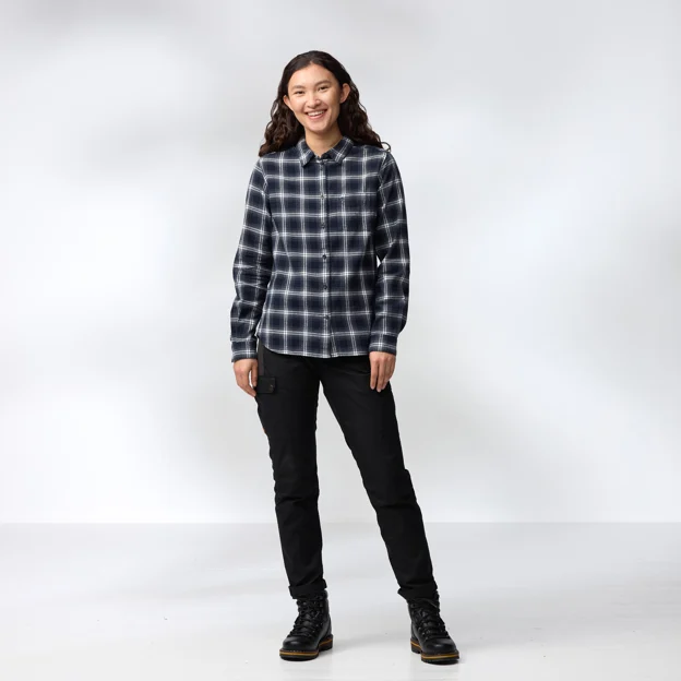 Fjällräven Övik Flannel Shirt W Women’s Shirts Model Angle G 86293