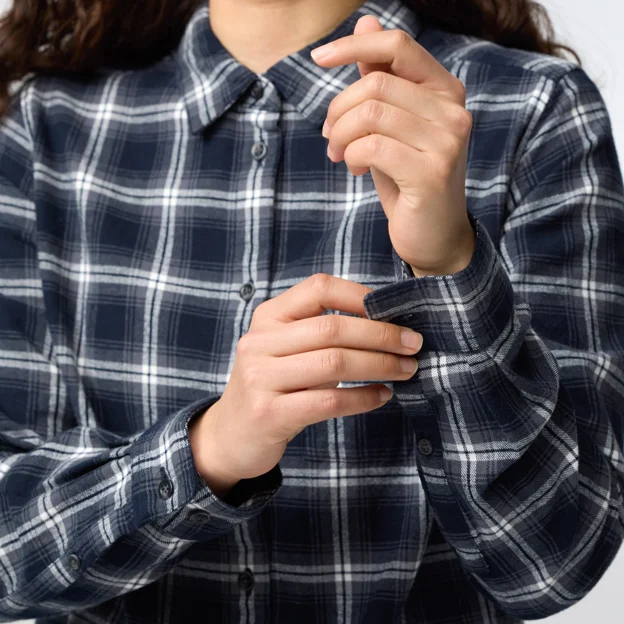 Fjällräven Övik Flannel Shirt W Women’s Shirts Model Angle K 86297