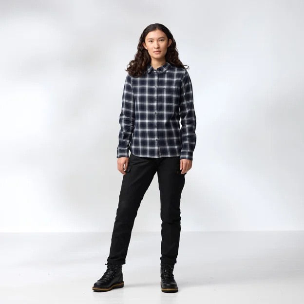 Fjällräven Övik Flannel Shirt W Women’s Shirts Model Angle L 86298