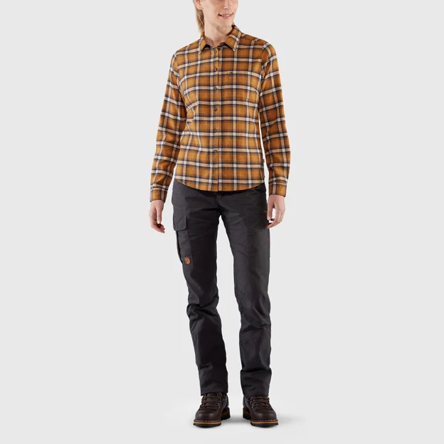 Fjällräven Övik Flannel Shirt W Women’s Shirts Model Model front 23644