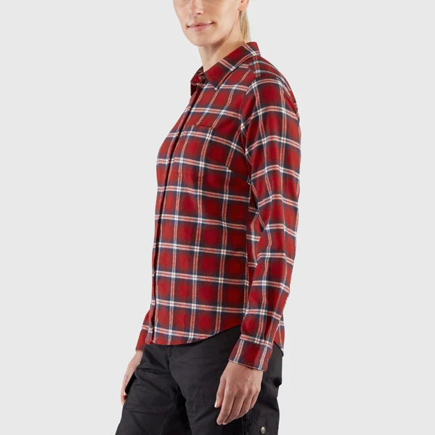 Fjällräven Övik Flannel Shirt W Women’s Shirts Model Model side 23649