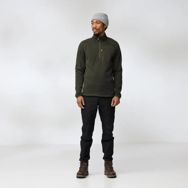 Fjällräven Övik Fleece Half Zip M Men’s Fleeces Model Model front 92924