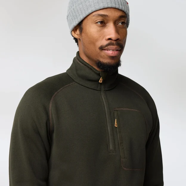 Fjällräven Övik Fleece Half Zip M Men’s Fleeces Model Angle G 92923