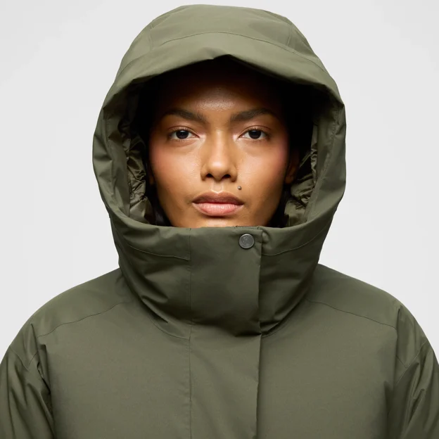 Fjällräven Övik GTX Padded Parka W Women’s Outdoor jackets Model Model side 125993