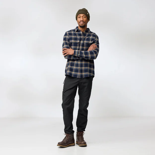 Fjällräven Övik Heavy Flannel Shirt M Men’s Shirts Model Model front 92856