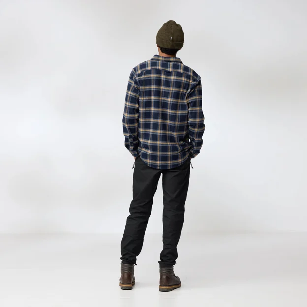 Fjällräven Övik Heavy Flannel Shirt M Men’s Shirts Model Model back 92855
