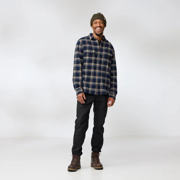 Fjällräven Övik Heavy Flannel Shirt M Men’s Shirts Model Angle F 92859