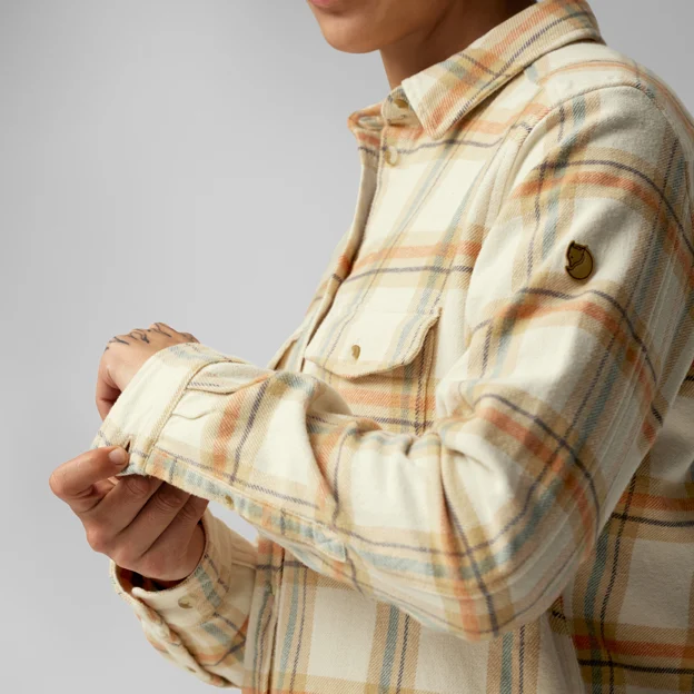 Fjällräven Övik Heavy Flannel Shirt W Women’s Shirts Detail Angle G 76028