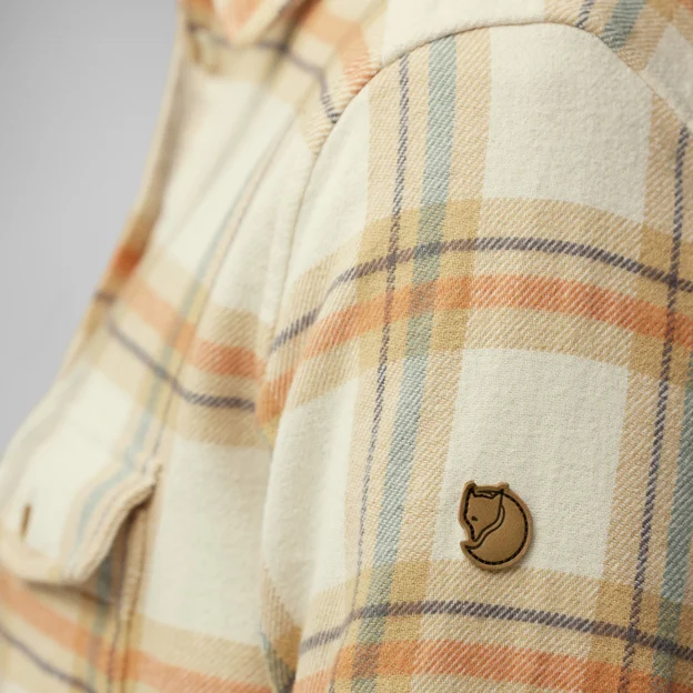 Fjällräven Övik Heavy Flannel Shirt W Women’s Shirts Detail Angle I 76030