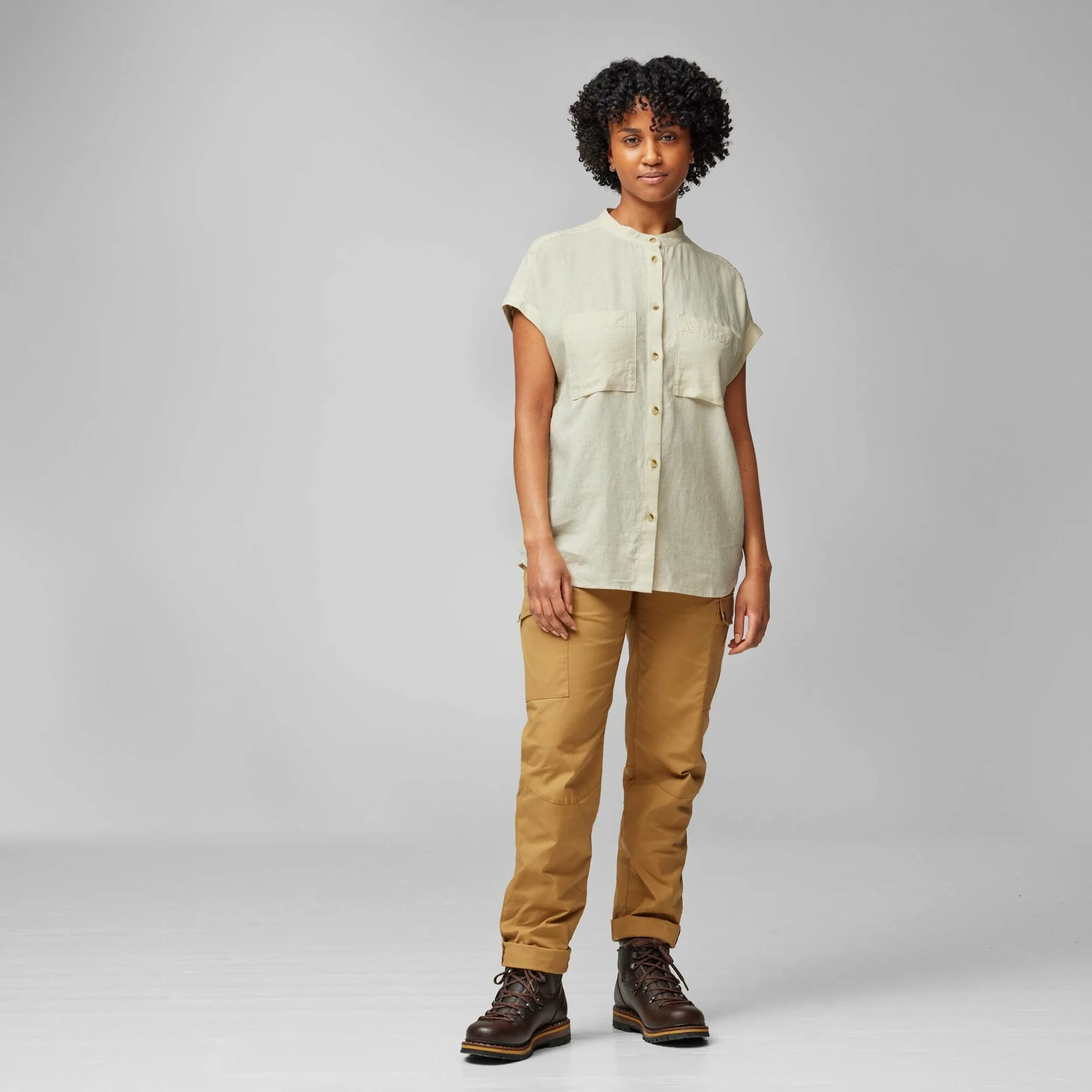 Fjällräven Övik Hemp Shirt SS W Women’s Shirts Model Model front 82252