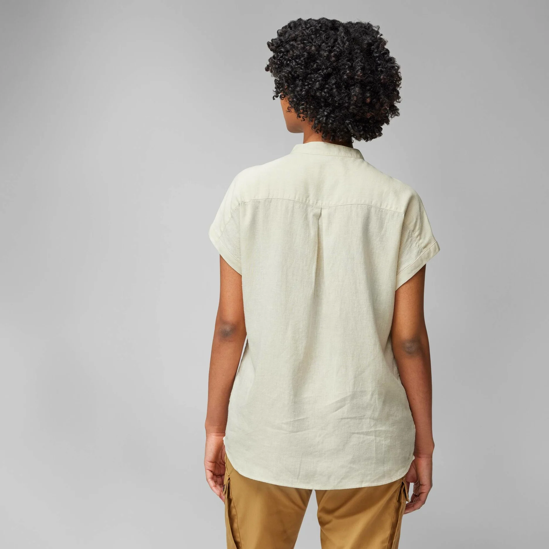Fjällräven Övik Hemp Shirt SS W Women’s Shirts Model Model back 82253