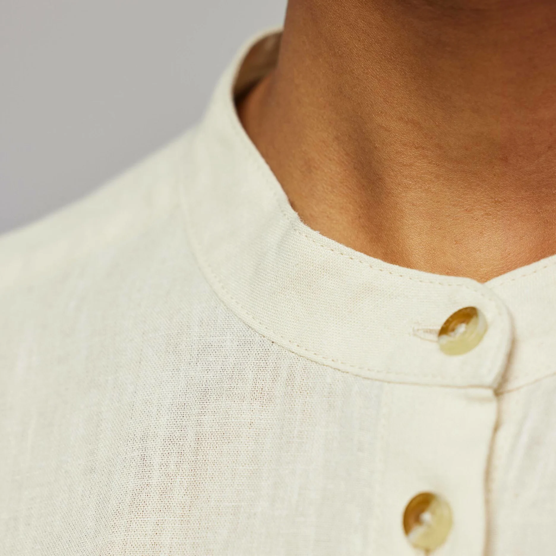 Fjällräven Övik Hemp Shirt SS W Women’s Shirts Model Angle H 82257