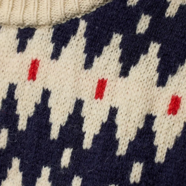 Fjällräven Övik Jacquard Knit W Women’s Sweaters & knitwear Model Angle G 120095