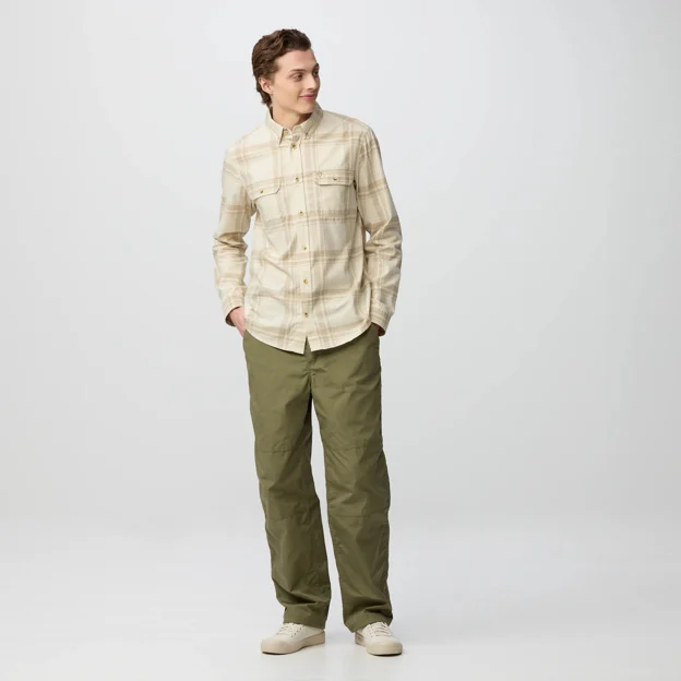 Fjällräven Övik Lite Flannel Shirt M Men’s Shirts Model Model front 100404
