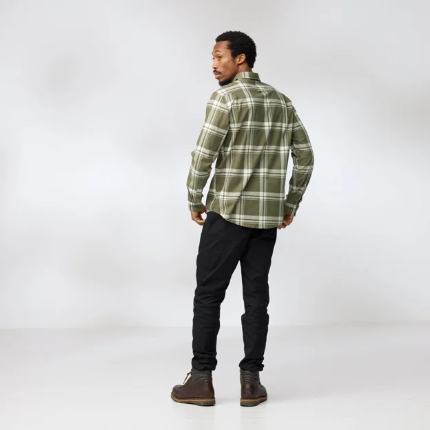 Fjällräven Övik Lite Flannel Shirt M Men’s Shirts Model Model back 92940