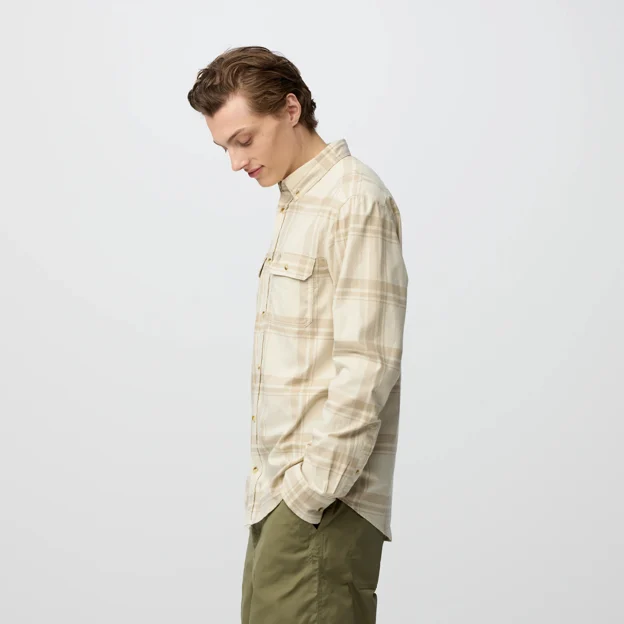 Fjällräven Övik Lite Flannel Shirt M Men’s Shirts Model Model side 100434
