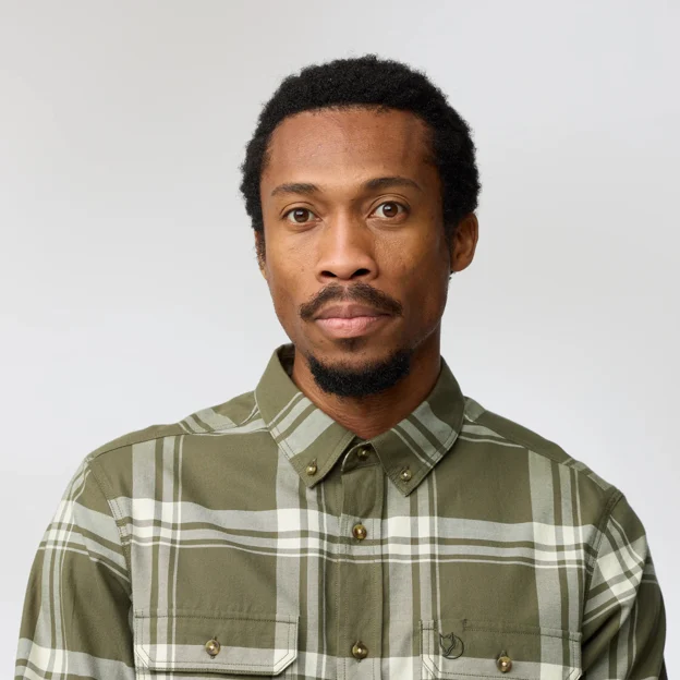 Fjällräven Övik Lite Flannel Shirt M Men’s Shirts Model Angle F 93000