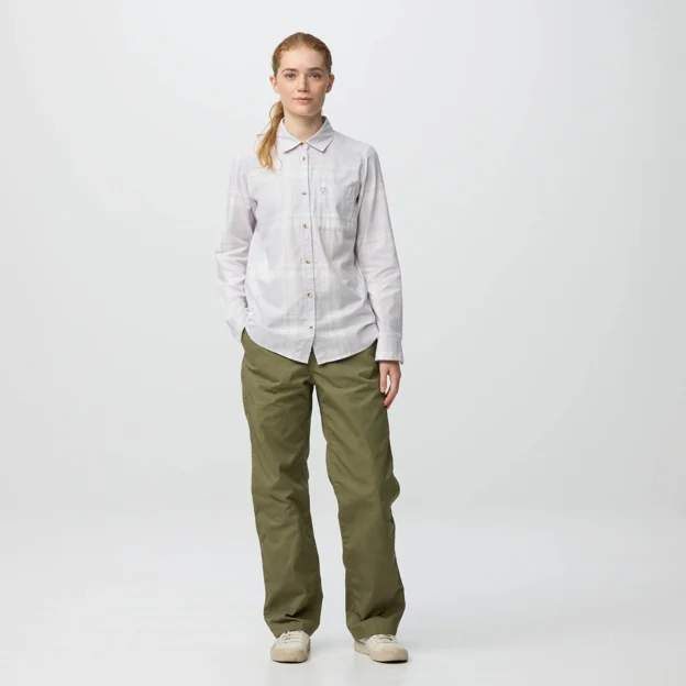 Fjällräven Övik Lite Flannel Shirt W Women’s Shirts Model Model front 100365