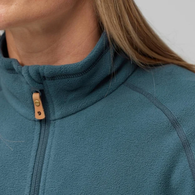 Fjällräven Övik Lite Fleece Jacket W Women’s Fleeces Model Angle F 85545