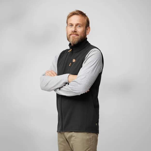 Fjällräven Övik Lite Fleece Vest M Men’s Vests Model Model side 85552