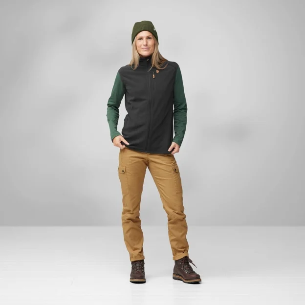 Fjällräven Övik Lite Fleece Vest W Women’s Vests Model Model front 85555