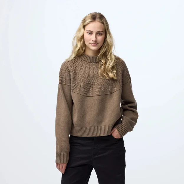Fjällräven Övik Solid Jacquard Knit W Women’s Sweaters & knitwear Model Angle F 120032