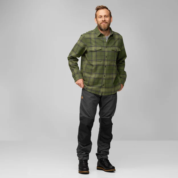 Fjällräven Övik Twill Shirt M Men’s Outlet Model Model side 76058