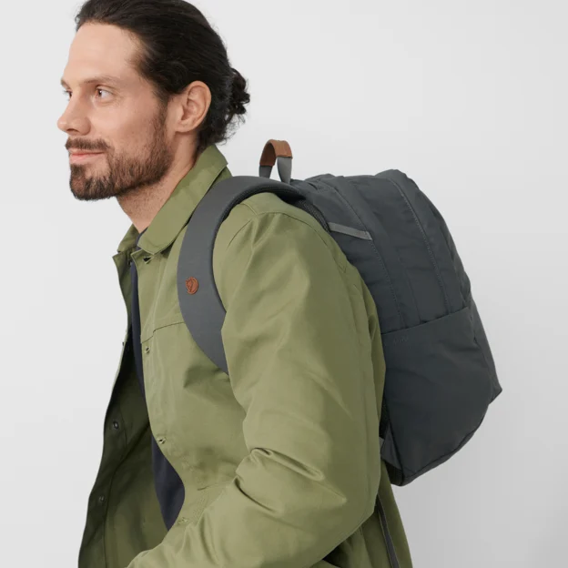 Fjällräven Räven 20 Unisex Daypacks Model Model back 60241