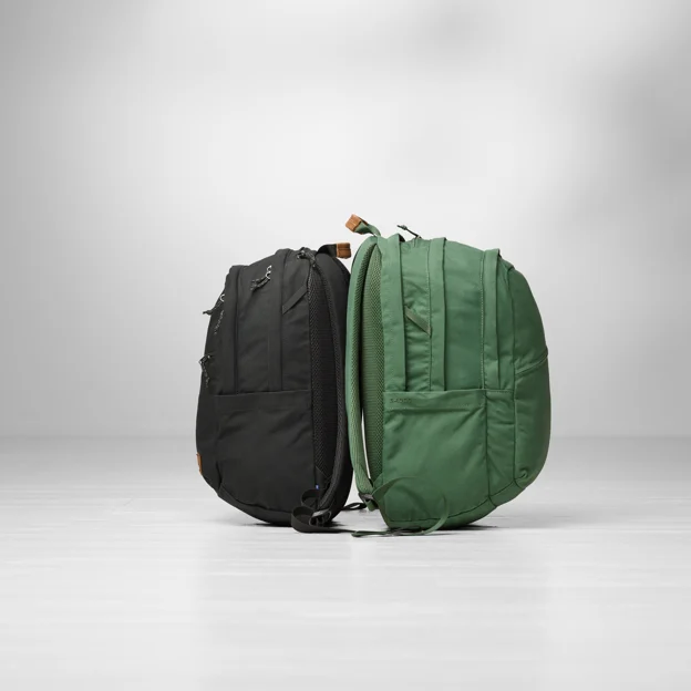 Fjällräven Räven 20 Unisex Daypacks Model Angle G 82373