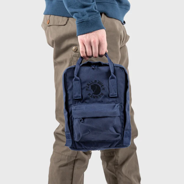 Fjällräven Re-Kånken Mini Unisex Outlet Model Model front 44632
