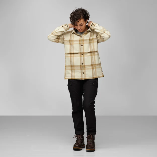 Fjällräven Singi Flannel Overshirt W Women’s Shirts Model Model front 76107
