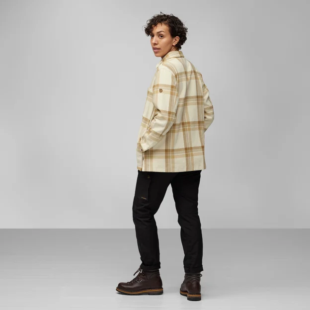 Fjällräven Singi Flannel Overshirt W Women’s Shirts Model Model side 76109