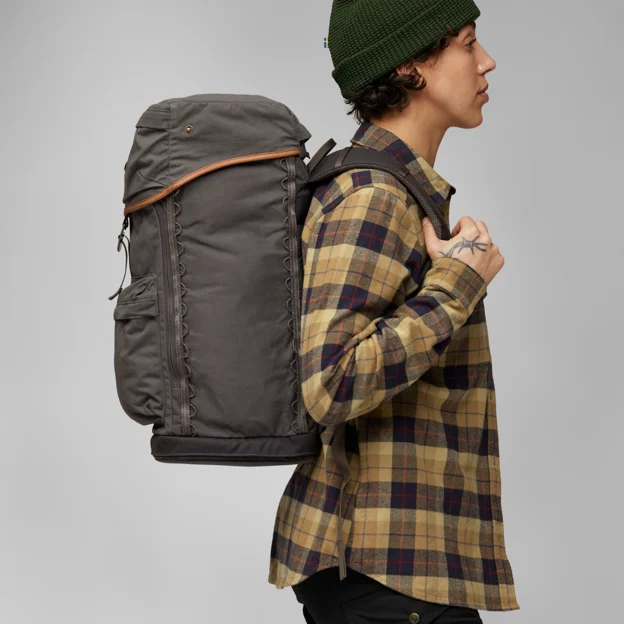 Fjällräven Singi Stubben Unisex Hunting backpacks Model Model side 23967