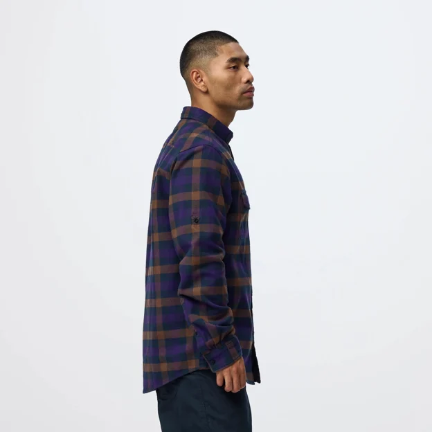 Fjällräven Skog Relaxed Shirt M Men’s Shirts Model Model side 120010