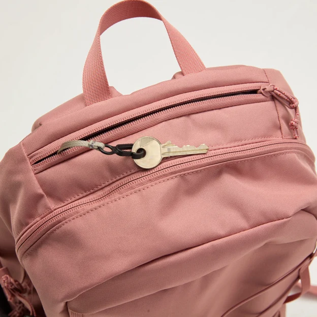 Fjällräven Skule 24 Unisex Daypacks Model Angle M 100397