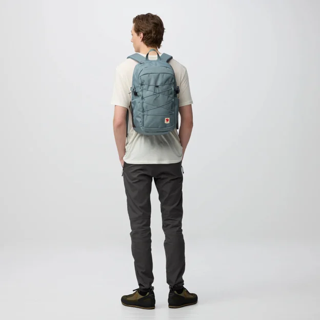 Fjällräven Skule 24 Unisex Daypacks Model Angle F 100398