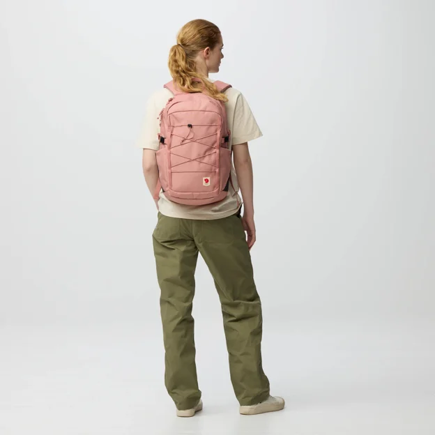 Fjällräven Skule 24 Unisex Daypacks Model Angle G 100410