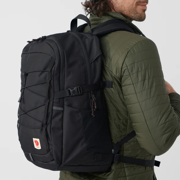 Fjällräven Skule 28 Unisex Daypacks Model Model back 60261