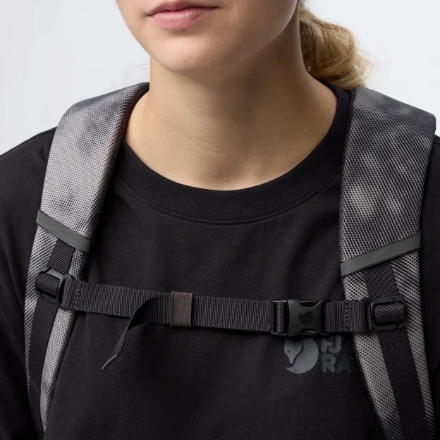 Fjällräven Skule Graphics 24 Unisex Daypacks Model Angle F 119985