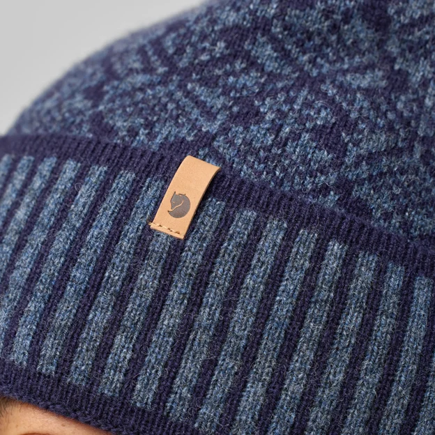 Fjällräven Snow Beanie Unisex Caps, hats & beanies Model Angle F 94860