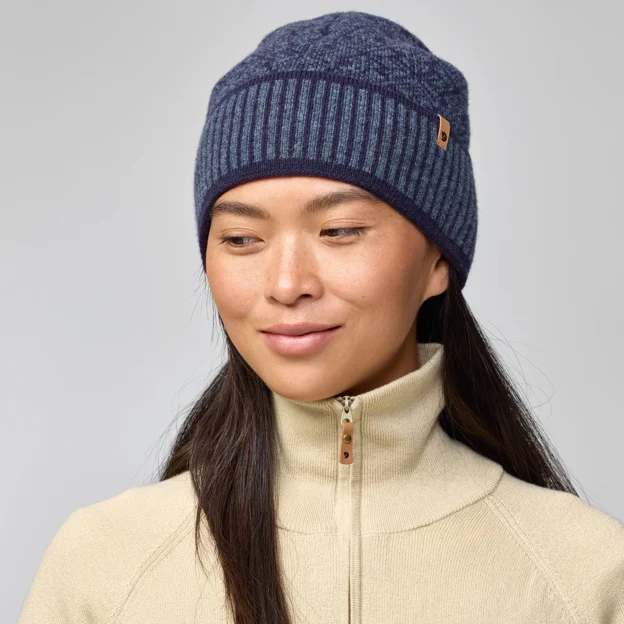 Fjällräven Snow Beanie Unisex Caps, hats & beanies Model Angle G 94454