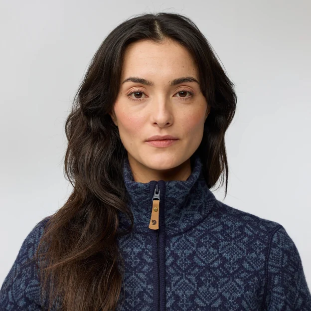 Fjällräven Snow Cardigan W Women’s Sweaters & knitwear Model Angle G 92854