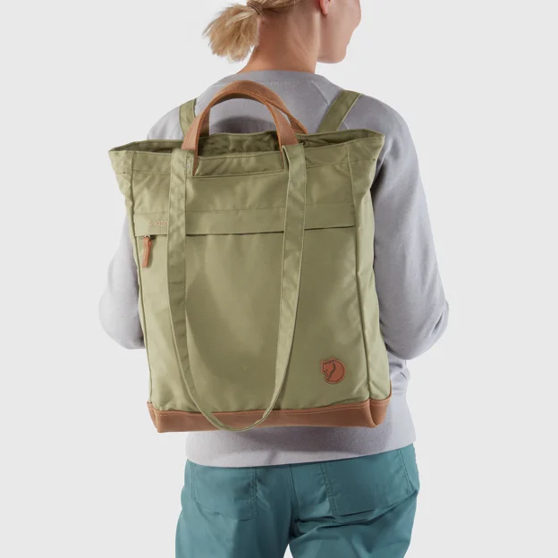 Fjällräven Totepack No. 2 Unisex Daypacks Model Model front 22090