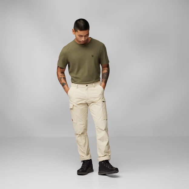 Fjällräven Travellers MT Trousers M Men’s Outdoor trousers Model Model side 33042
