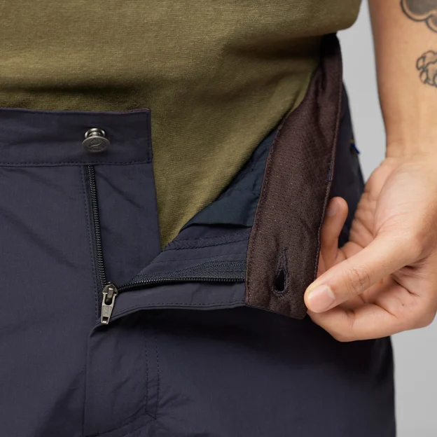 Fjällräven Travellers MT Zip-off Trs M Men’s Outdoor trousers Model Angle H 82766