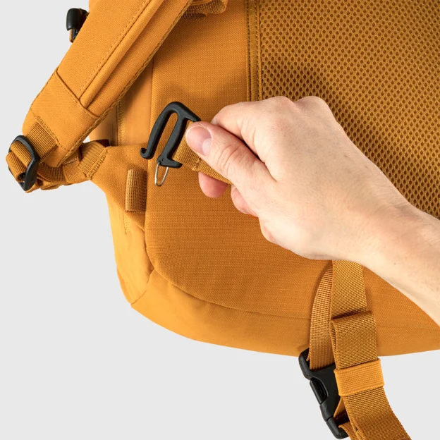 Fjällräven Ulvö Rolltop 30 Unisex Daypacks Detail Angle F 50456