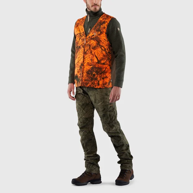 Fjällräven Värmland Vest Women’s Hunting jackets Model Model front 24034
