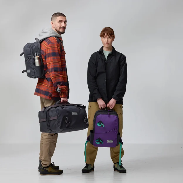 Fjällräven Vardag Backpack 17 Unisex Daypacks Model Angle O 89603