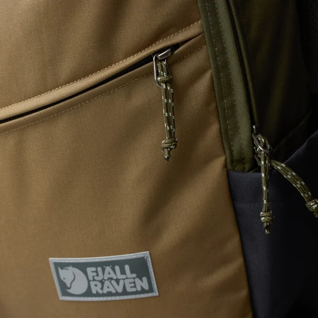 Fjällräven Vardag Backpack 17 Unisex Daypacks Model Angle H 89606
