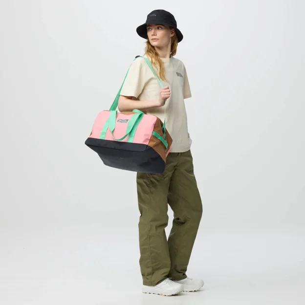 Fjällräven Vardag Duffel 33 Unisex Shoulder bags Model Model front 100320